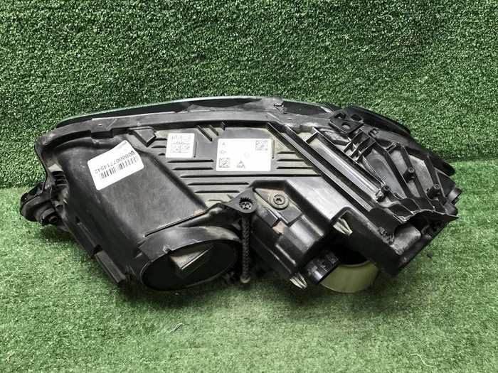 Битая Фара правая Mercedes E W213 (2020-2023) LED