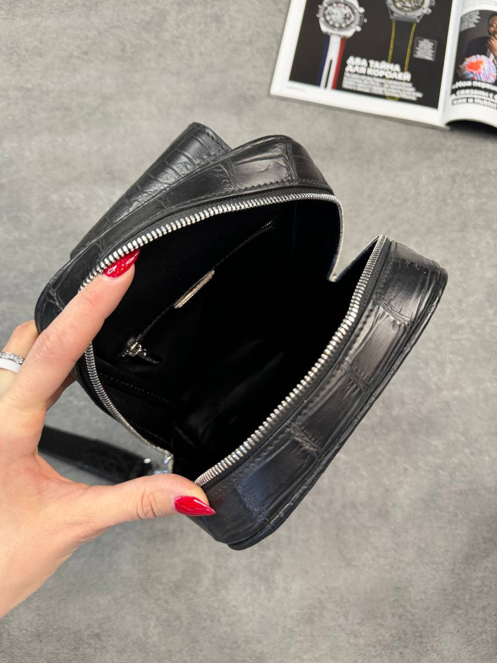 Сумка-мессенджер Hermes из кожи крокодила