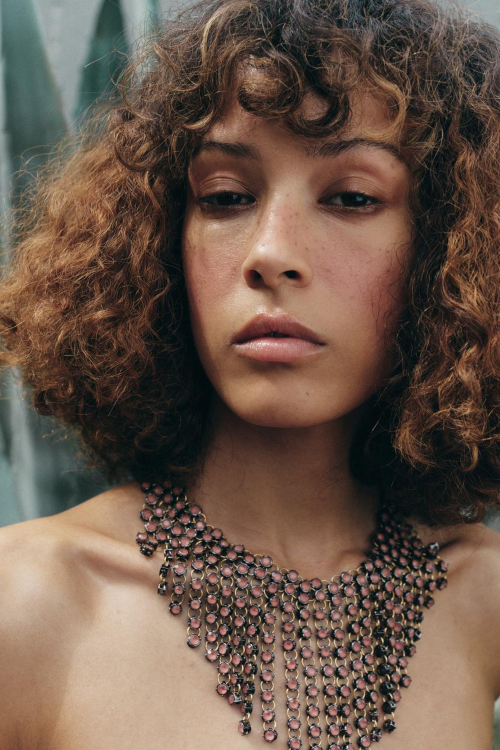 ZARA КАСКАДНОЕ ОЖЕРЕЛЬЕ СО СТРАЗАМИ, ЦВЕТ РОЗОВОГО ДЕРЕВА