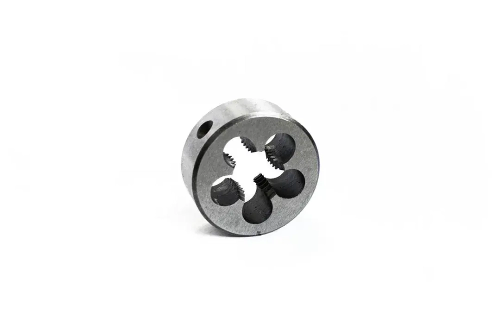 Плашка M16x2.0, в пластиковом футляре RockForce##Rock FORCE RF-DIE16x2