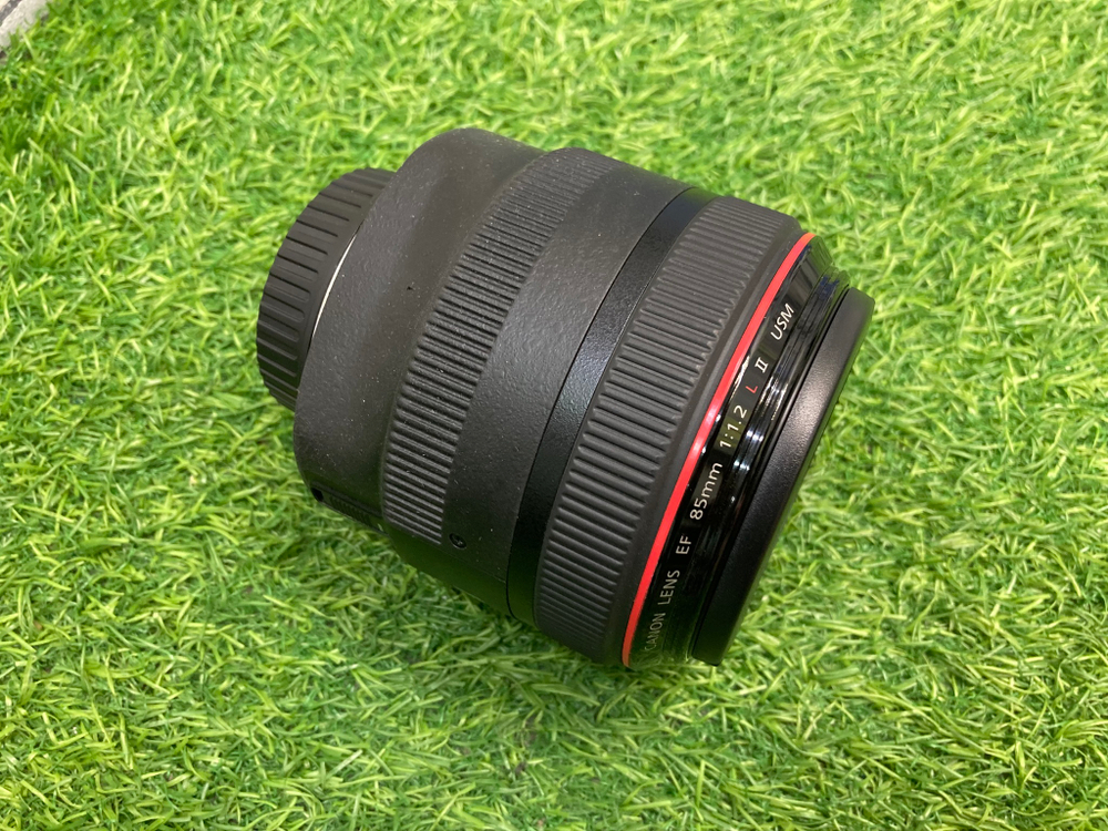 Canon EF 85mm 1.2L II USM