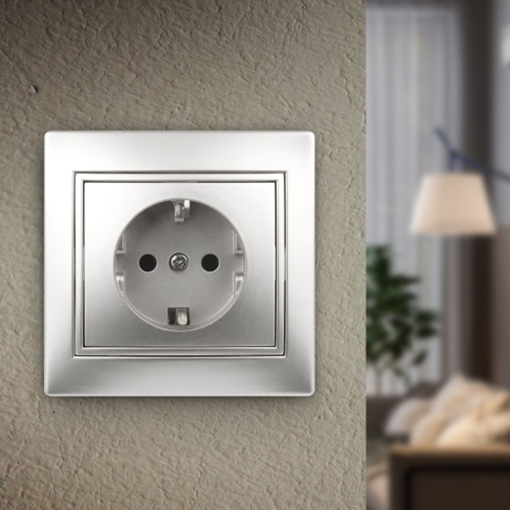 1-202-03 Intro Розетка 2P+E Schuko, 16А-250В, IP20, СУ, Plano, алюминий | Intro Plano