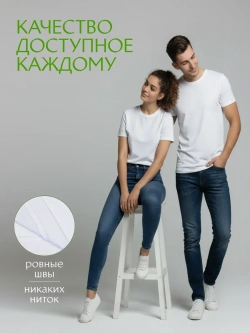 Белая футболка с вишней