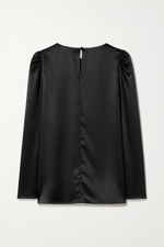 Удлиненная блуза со сборкой на рукаве