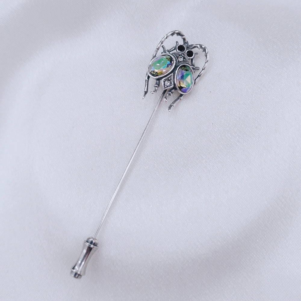 "Жук-Усач" брошь в серебряном покрытии из коллекции "Эскарбахо" от Jenavi с замком игла