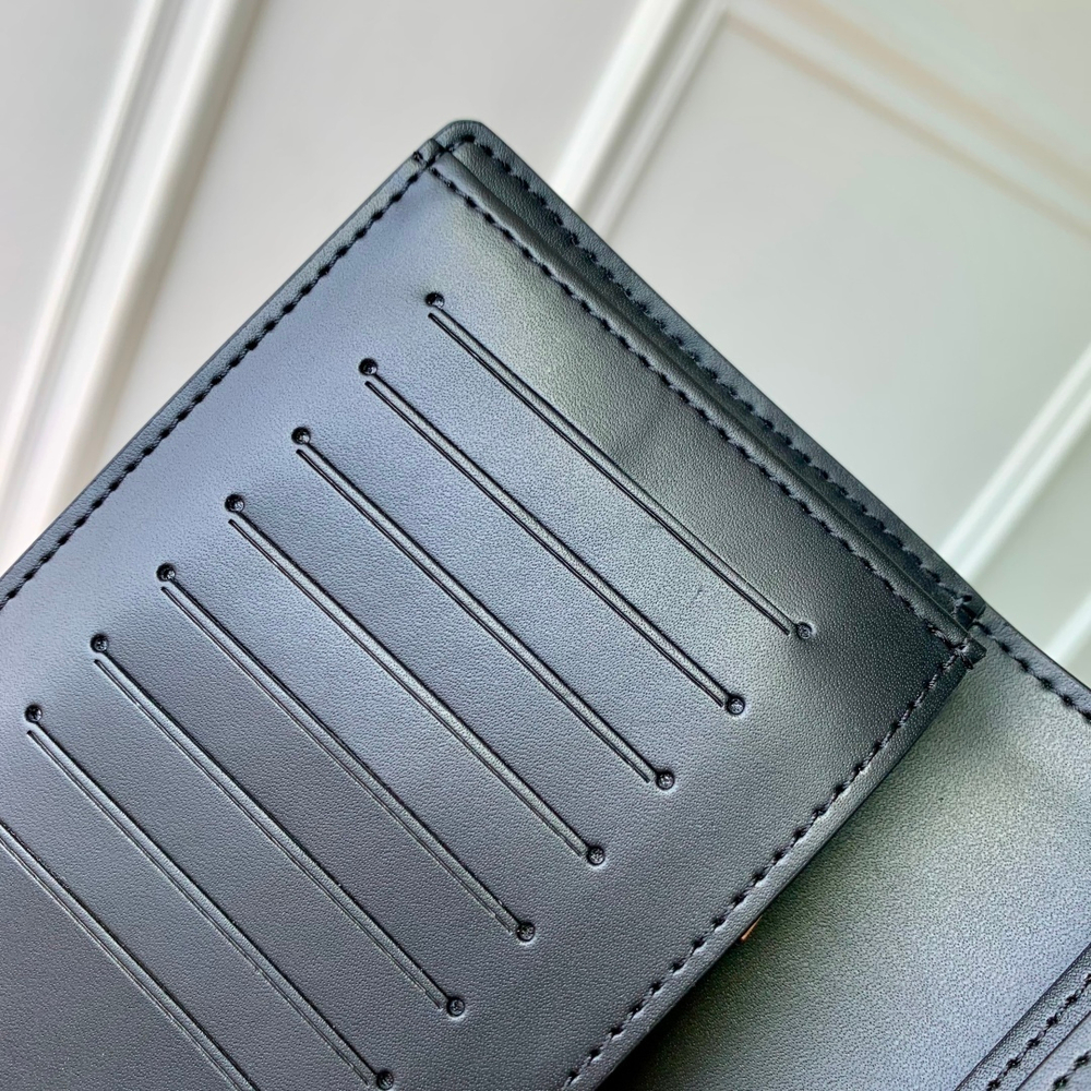 Louis Vuitton Brazza Wallet