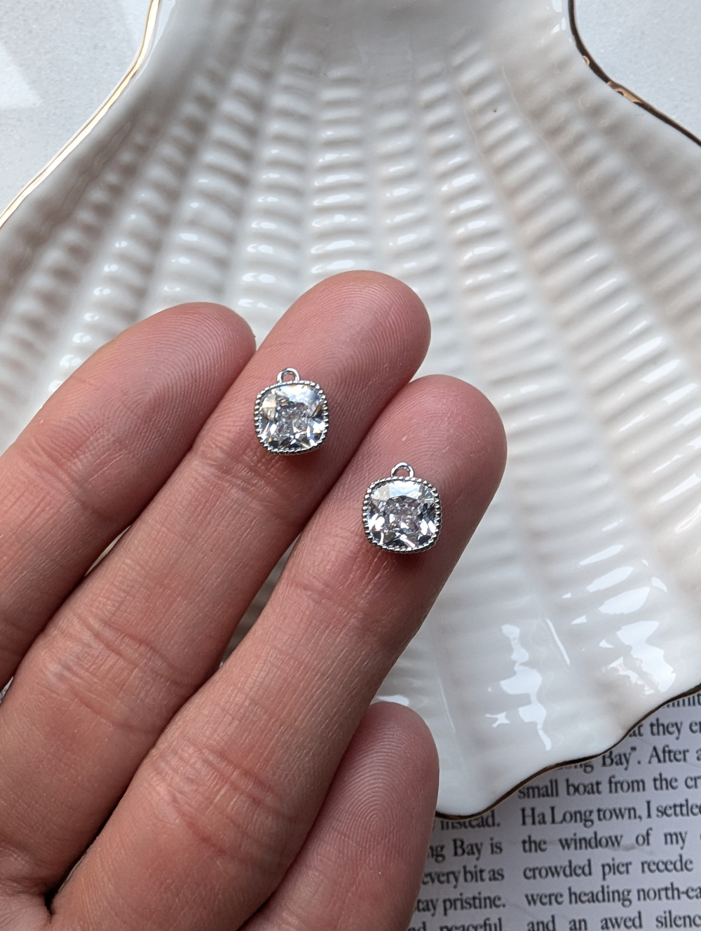 Подвеска квадратная с фианитом, 7мм