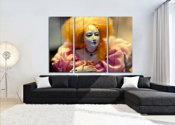 Модульная картина " Кукольная девушка "