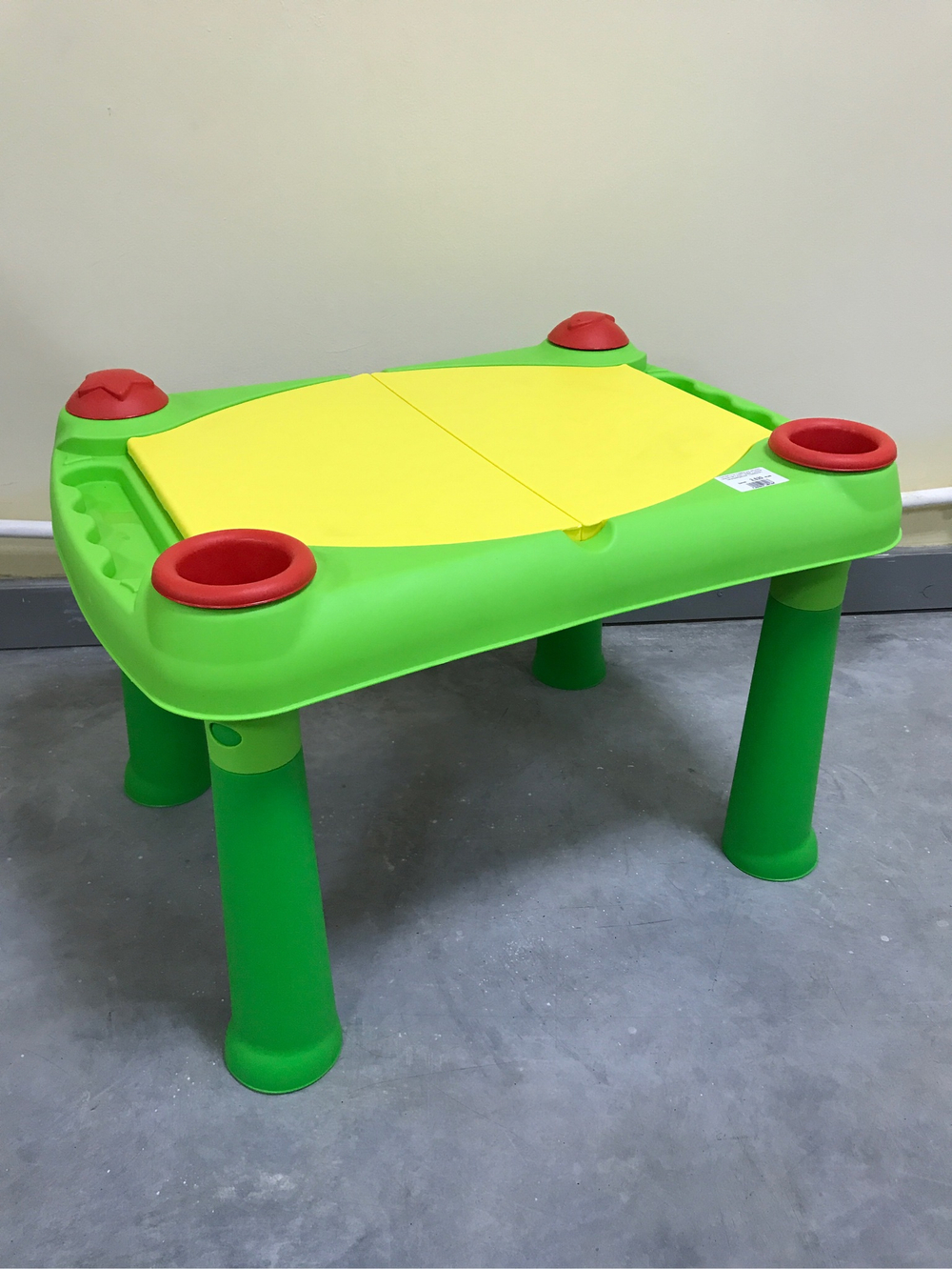 **KETER Стол Creative для детского творчества и игры с водой и песком, Зеленый/Красный  (79x56x50h)