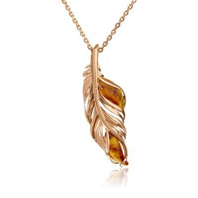 Подвеска «Перо» из красного золота с янтарём