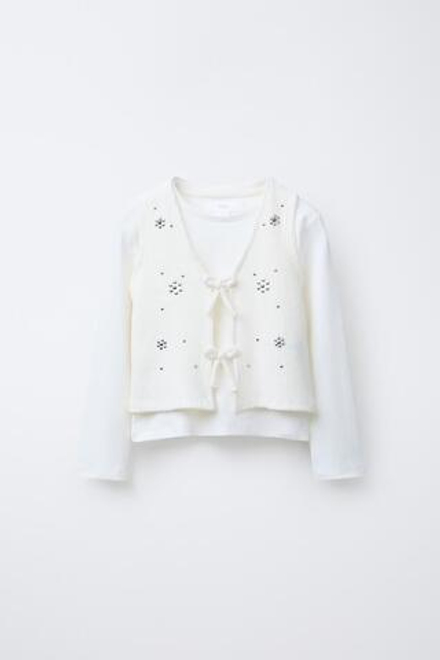 ZARA КОМБИНИРОВАННАЯ ФУТБОЛКА С ЖИЛЕТОМ И ЗАКЛЕПКАМИ, ЭКРЮ