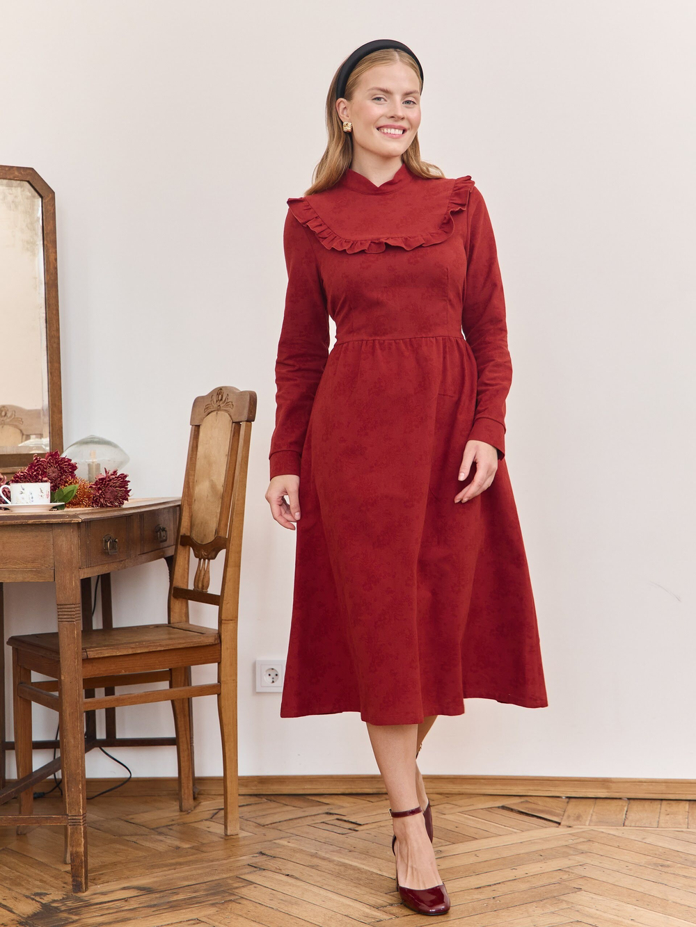 Платье с вшитой манишкой