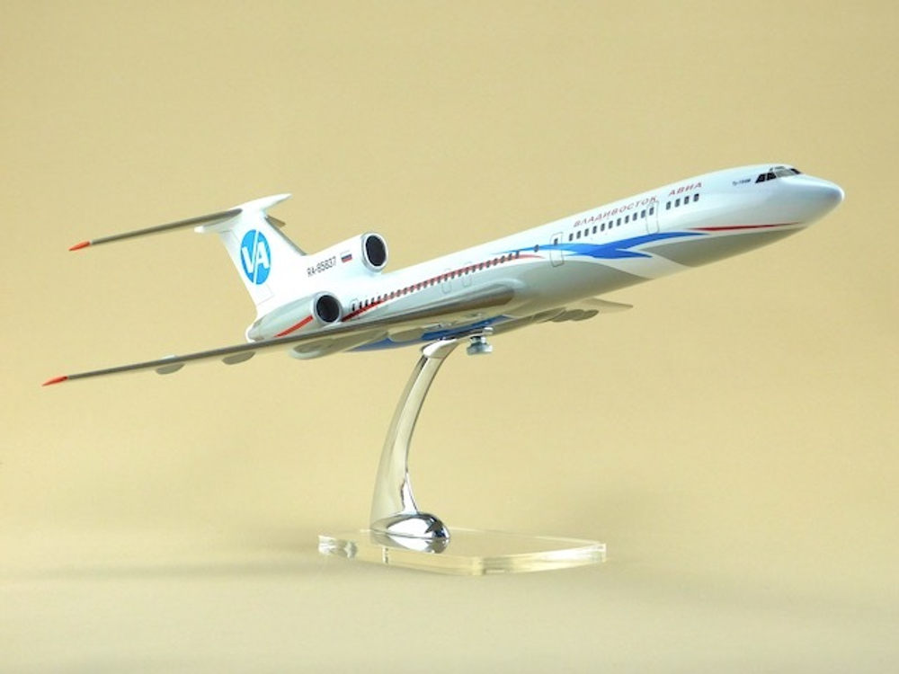 Модель самолета Ту-154М (М1:100, Владивосток Авиа)
