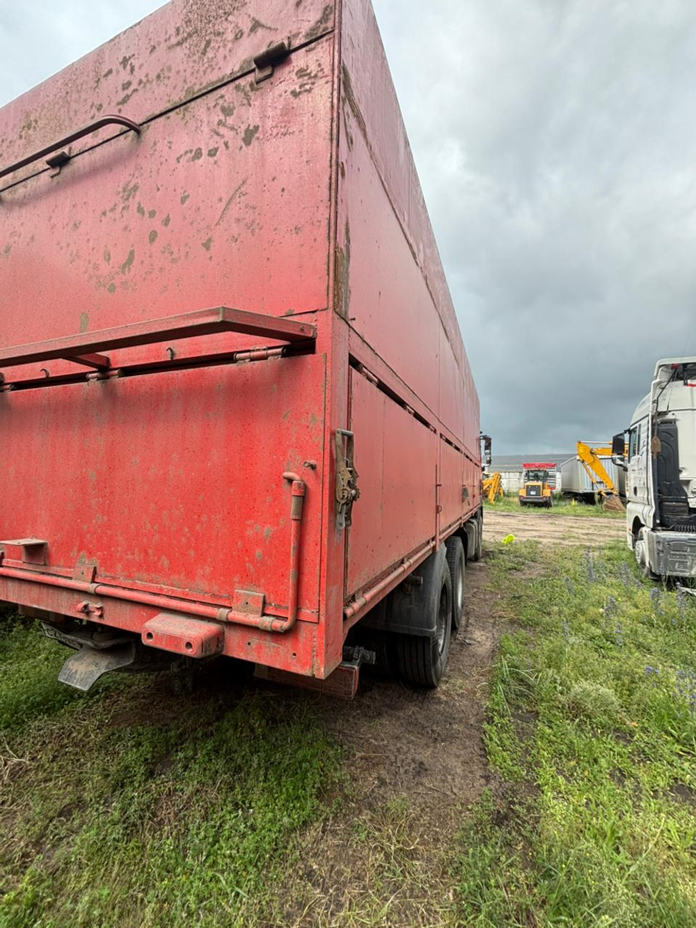 МАЗ 6312 6x4 Бортовой (Евроборт) 631228-570-015 (Бортовой, Дизельный, 11,6 л, 423 л.с., МТ)