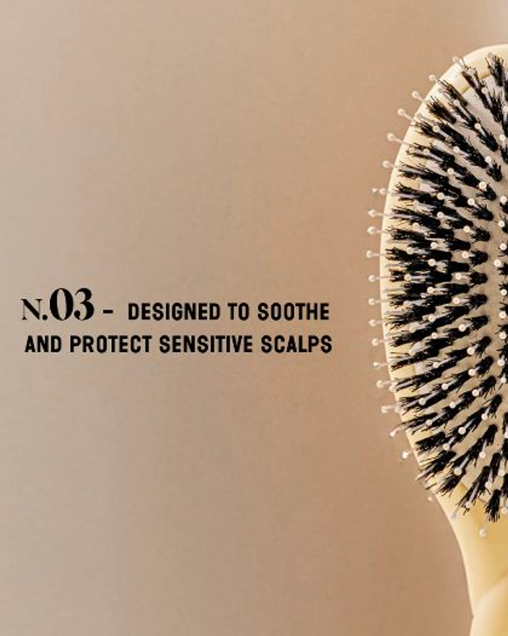 La Bonne Brosse Массажная расческа для волос N 03 Essential Sensitive Scalp Brush - Creamy White