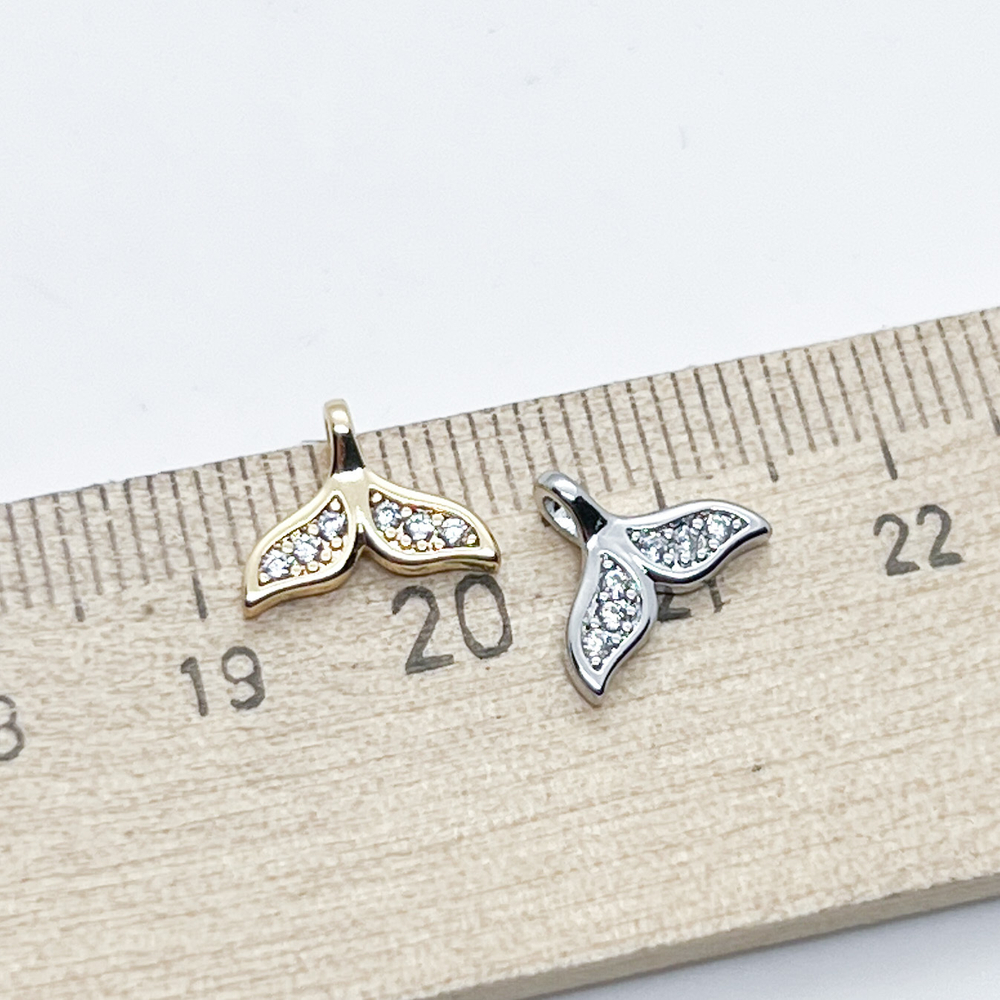 Подвеска Хвост кита, цвет серебро (родий), фианиты, размер 11*8,5 мм, цена за 1 шт