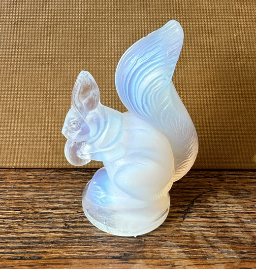 [Коллекционная фигурка] Сабино Мариус. Белочка. Опалесцентное стекло. Франция. 1930-е гг.