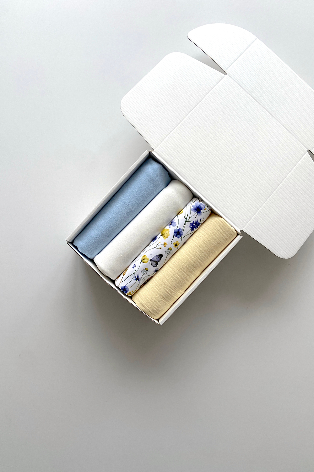 Набор пеленок "Бабочки на лугу M"