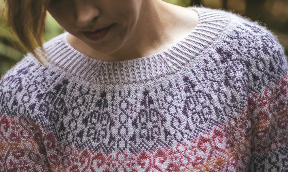 Описание по вязанию джемпера спицами "Moon Song"