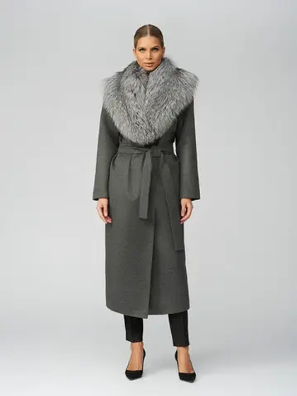 Женское шерстяное пальто с меховым воротником