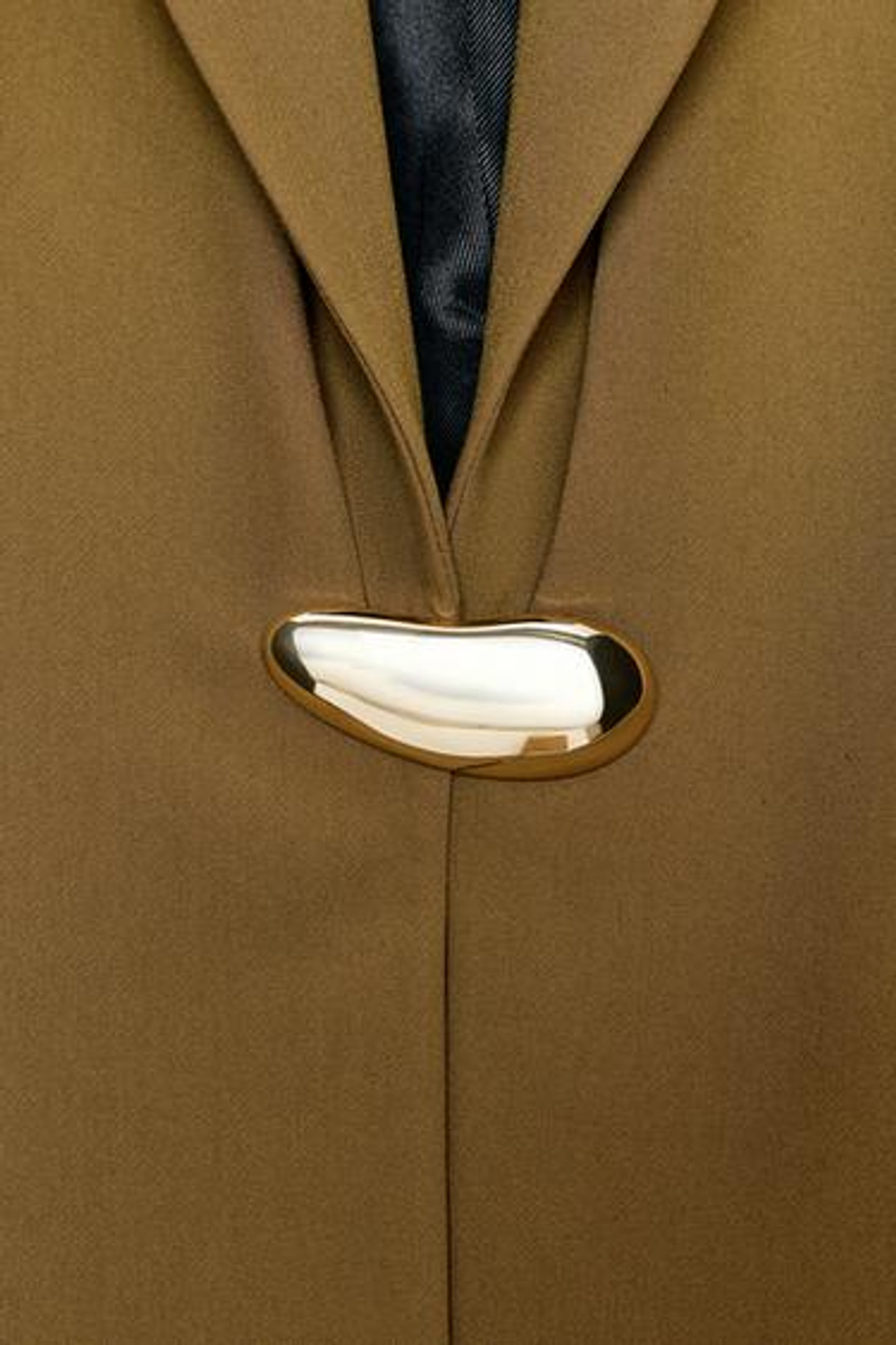 Блейзер с аксессуарами, облегающий фигуру - ZARA