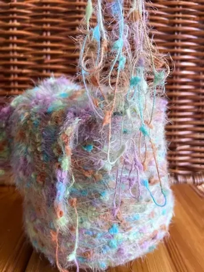 Пряжа  декоративная с ворсом и шишибриками