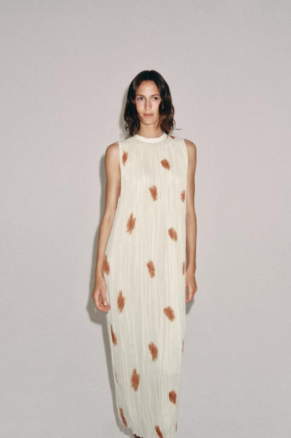 ZARA ПЛАТЬЕ ИЗ ТКАНИ С ПРИНТОМ — ZW COLLECTION, ЭКРЮ/КРАСНЫЙ
