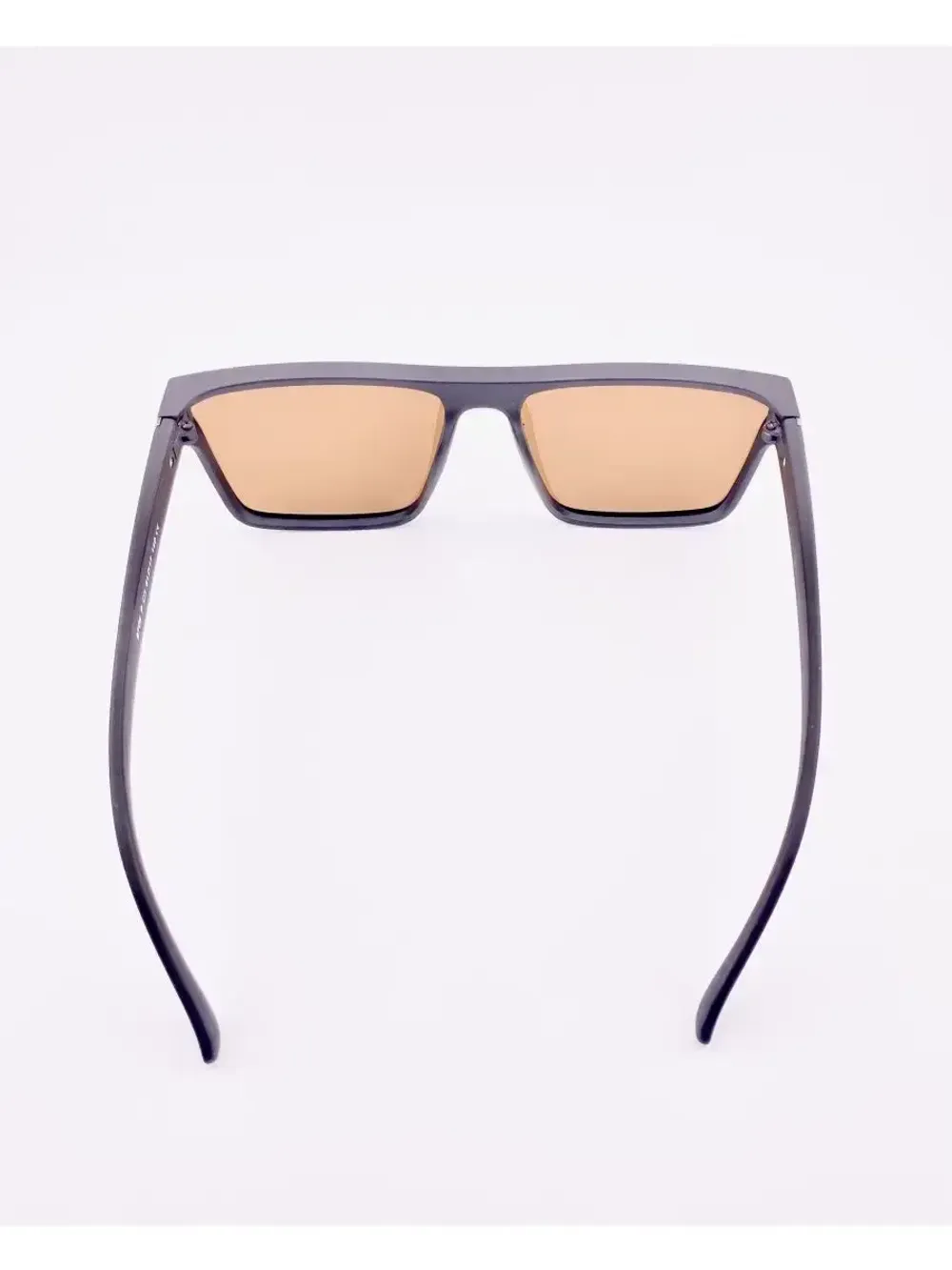 Солнцезащитные очки с поляризацией