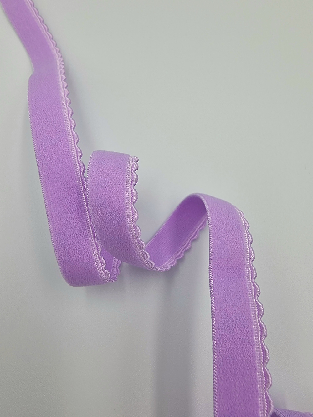 Резинка ажурная становая сиреневая 11 мм (Pantone 15-3620 TPG)