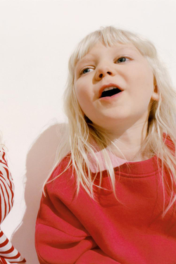 ZARA TIMELESS - ОДНОТОННАЯ ТОЛСТОВКА, КРАСНЫЙ