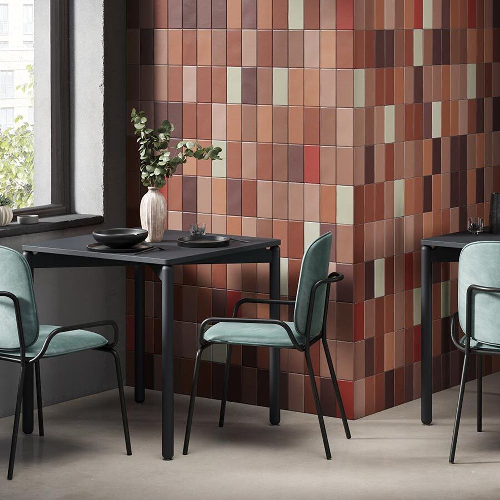 Стол обеденный Saga, 75х75 см, темно-серый