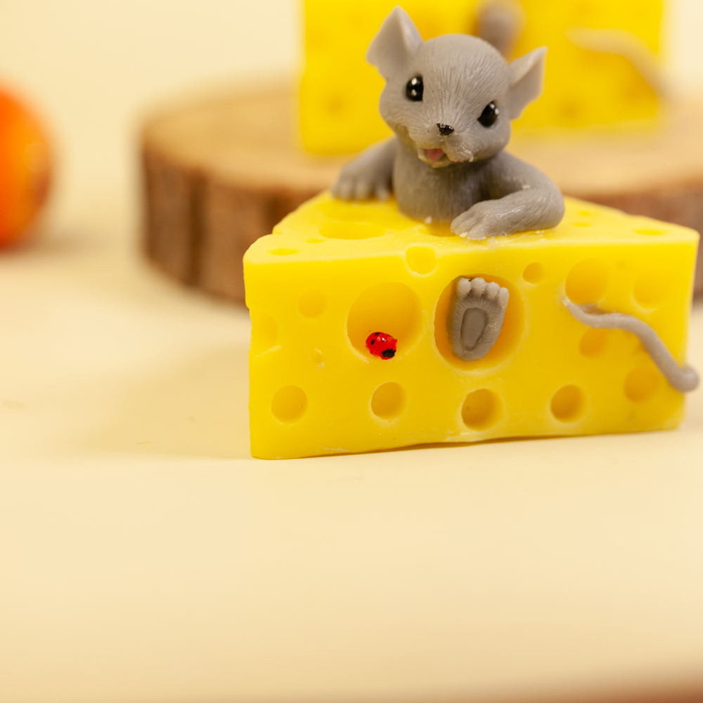 Мышонок в сыре