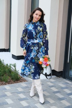 Платье синее с яркими цветами из шифона