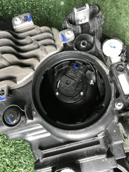 Битая Фара правая Geely Emgrand 2 (2021-н.в.) LED