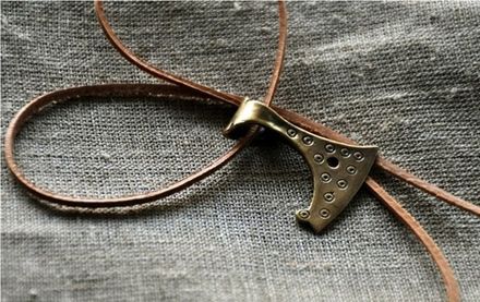 Секиры, топорики