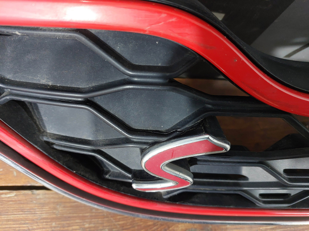 Решетка радиатора MINI Countryman 2 (F60) 16-20 Б/У Оригинал 51137405406