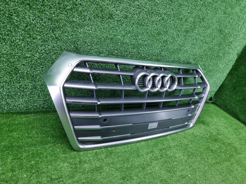 Решетка радиатора Audi Q5 2 80А (2017-2020)
