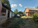 Продается в п.Рыбхоз 3, Тахтамукайский район , Республики Адыгея, квартира 54 КВ м, и земельный участок к ней 12 соток у речки , сад,огород, свет, вода центральные, газ привозной,7 млн., звоните
