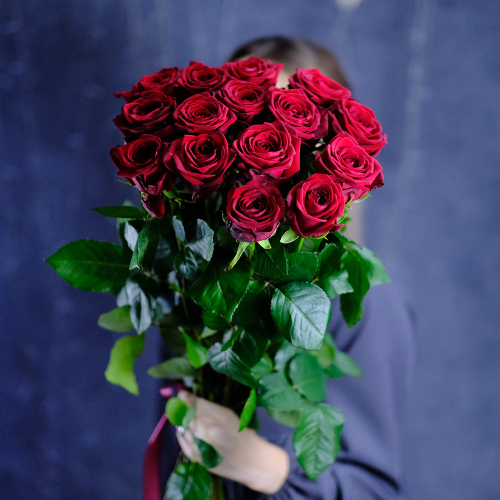 Купить Букет высоких красных роз Red Naomi