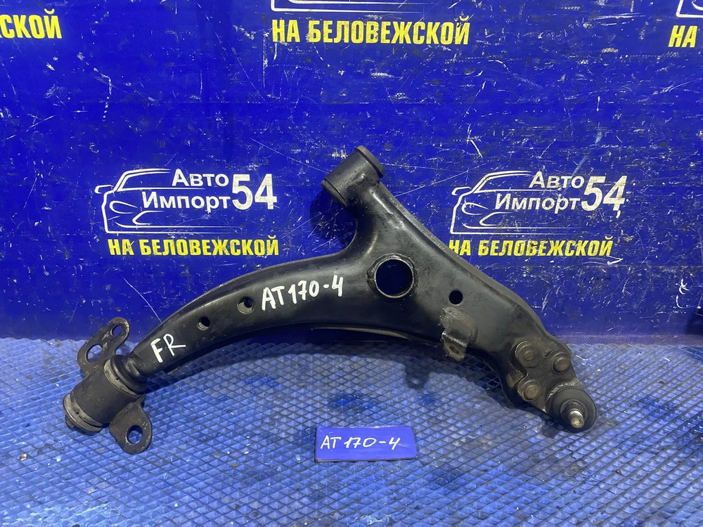 Рычаг передний правый TOYOTA CORONA 1988