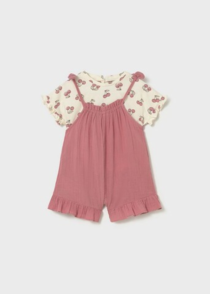 комбинезон с футболкой