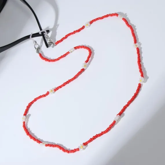 Цепочка для очков &quot;Бисер&quot; ромашка, цвет красный, 70 см