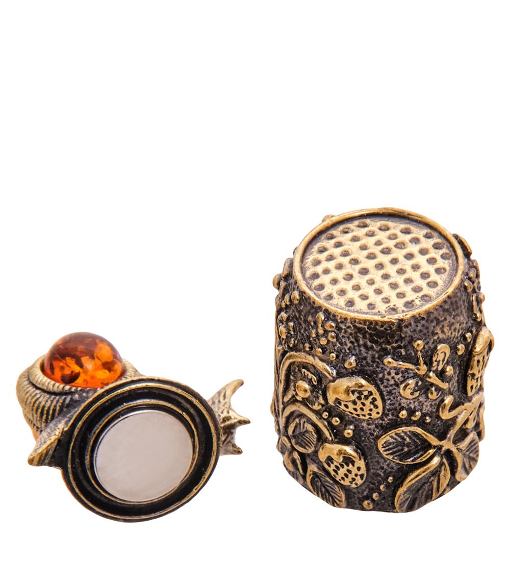 AM-3566 Наперсток «Улитка Лето» (латунь, янтарь)