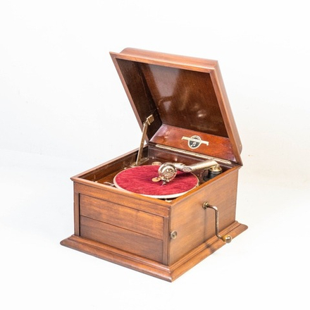 Кабинетный граммофон COLUMBIA