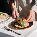 Деревянная плоская тарелка из древесины сибирского кедра. T205