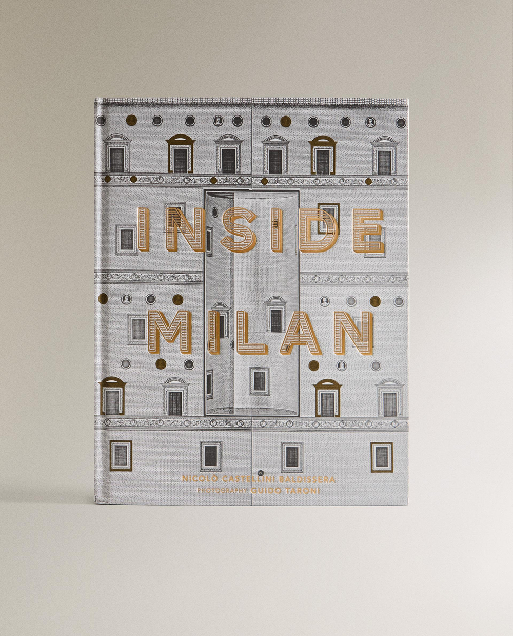 Inside Milan. Альбом об интерьерах Милана (на английском языке)