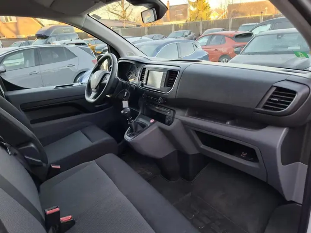 Peugeot Expert (BlueHDi, 9 мест)