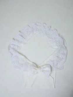 Кружевной уголок и бант на выписку