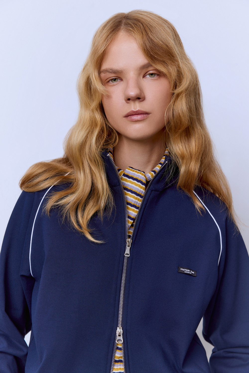 Толстовка укороченная с кантом