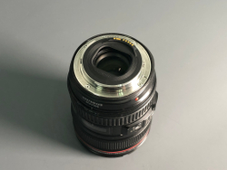 Canon 24-105mm 4L IS USM (С царапиной на линзе)